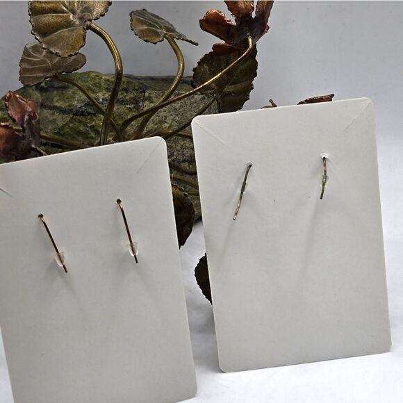 "5/$25" 2 Pairs Goldtone Gunmetal Rhinestone Dangle Earrings - Picture 6 of 6